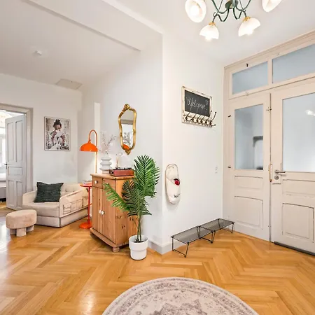 Lubunest L Familien Und Gruppen, Zentral, Altbau