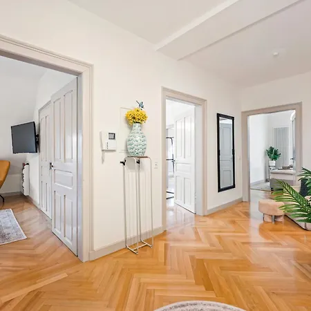Lubunest L Familien Und Gruppen, Zentral, Altbau