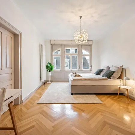 Апартаменты Lubunest L Familien Und Gruppen, Zentral, Altbau Людвигсбург