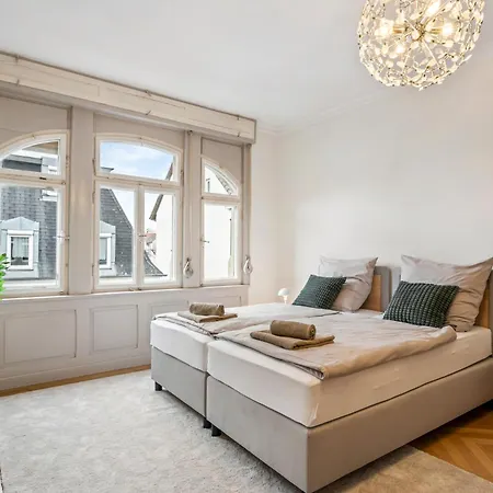 Lubunest L Familien Und Gruppen, Zentral, Altbau * Людвигсбург