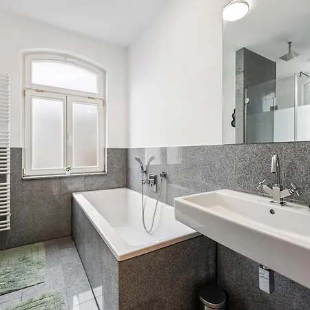 Lubunest L Familien Und Gruppen, Zentral, Altbau Διαμέρισμα *