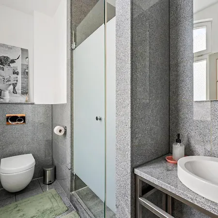 Lubunest L Familien Und Gruppen, Zentral, Altbau Людвигсбург
